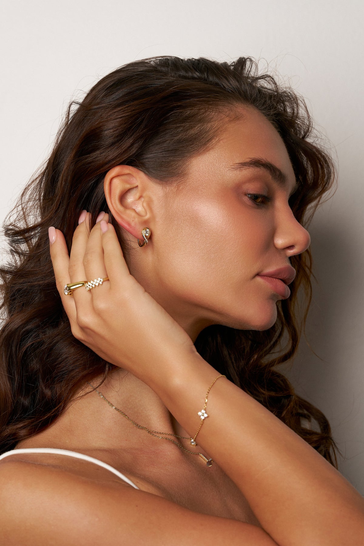Pulseira Flor de Moissanite com Banho de Ouro Ariana