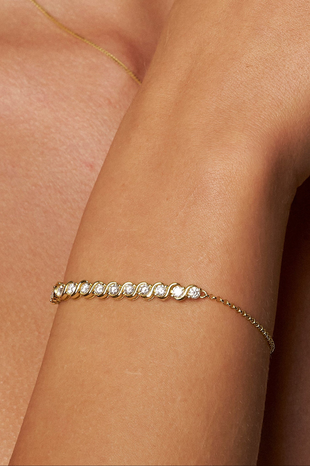 Pulseira de Moissanite com 12 Pedras e Banho de Ouro Callista