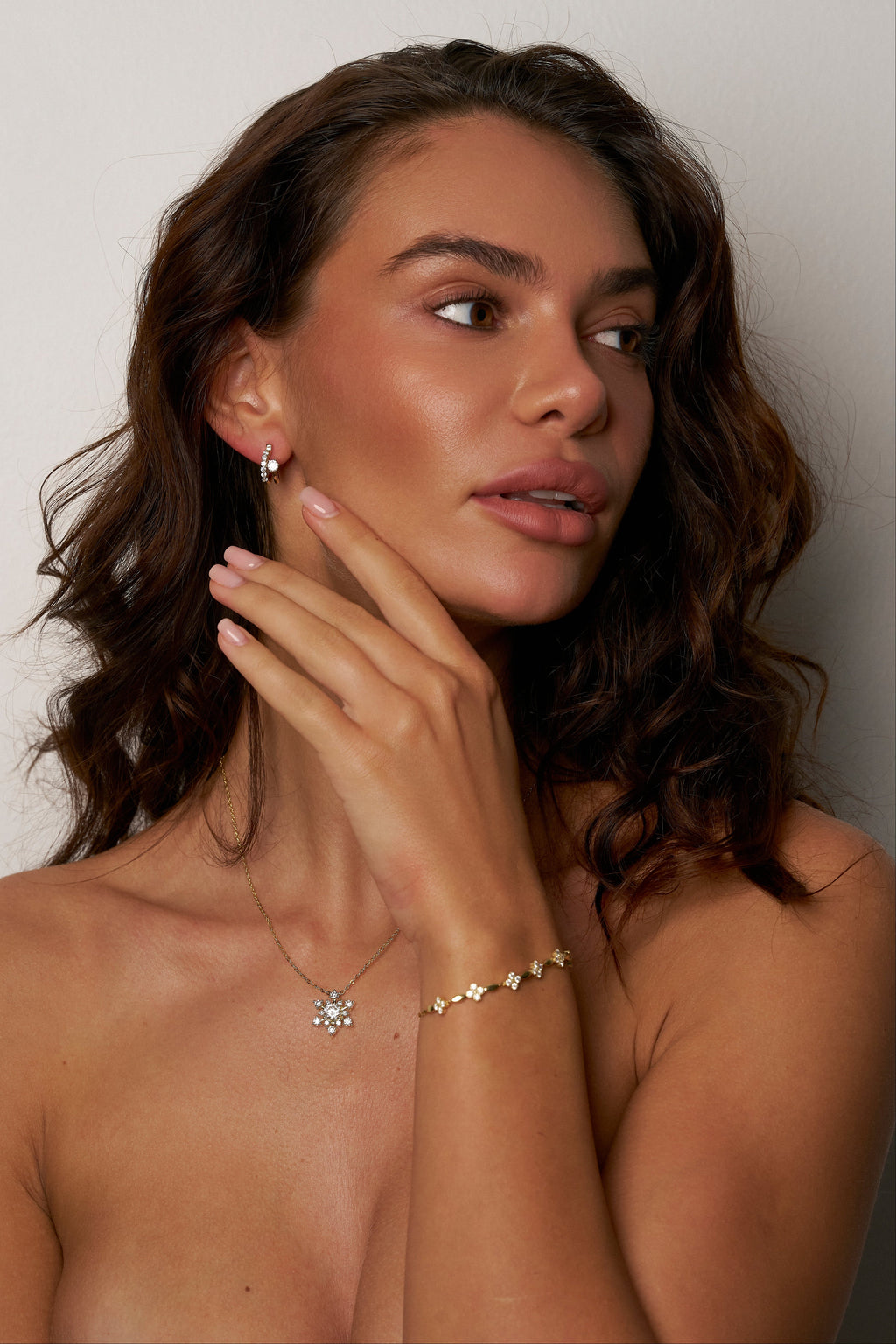 Pulseira Floral com 24 Moissanites e Banho de Ouro Fleurine