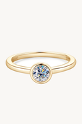 Anel Solitário de Moissanite Aro Liso com Banho de Ouro Infinity
