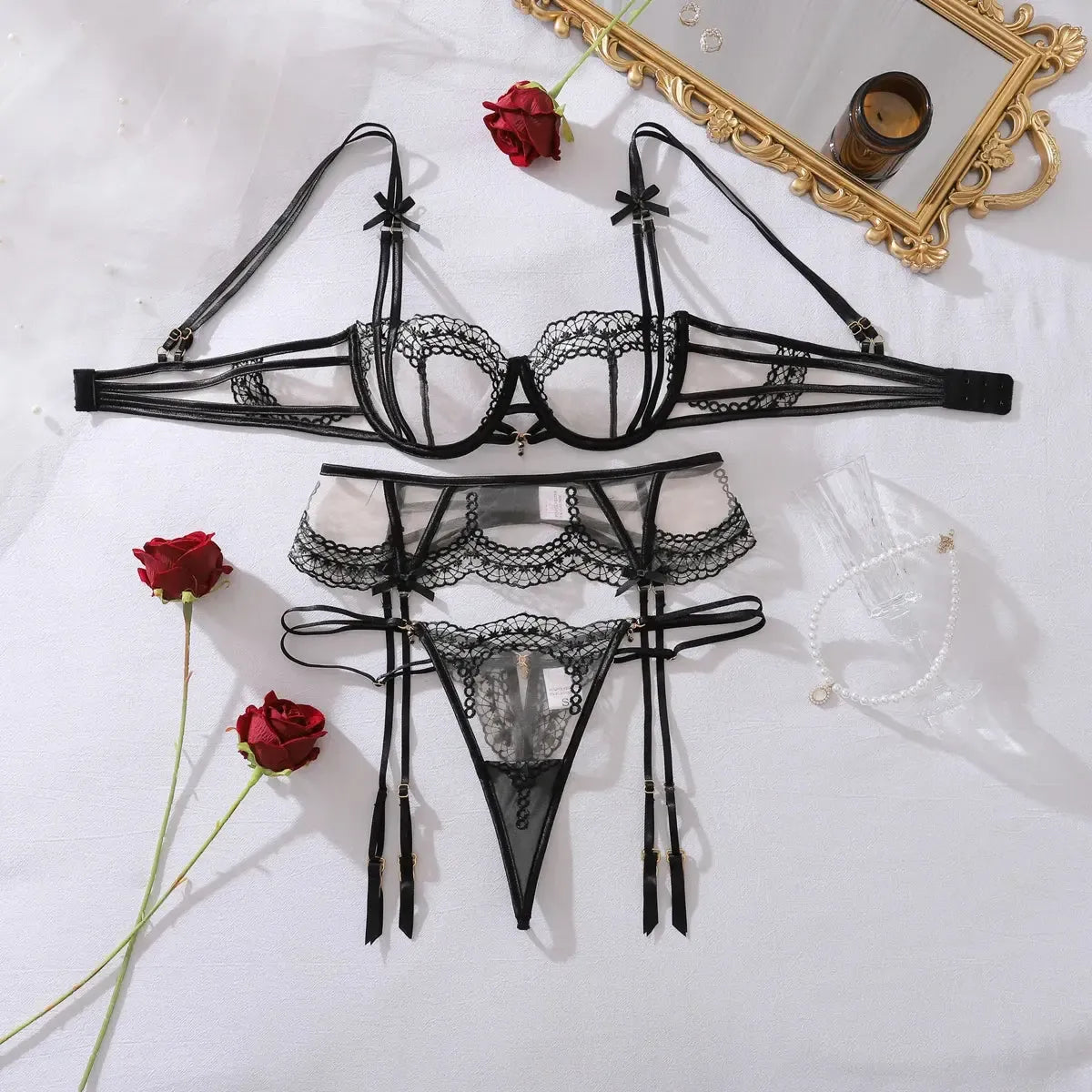 Conjunto de Renda com Tiras e Cinta-Liga Luna