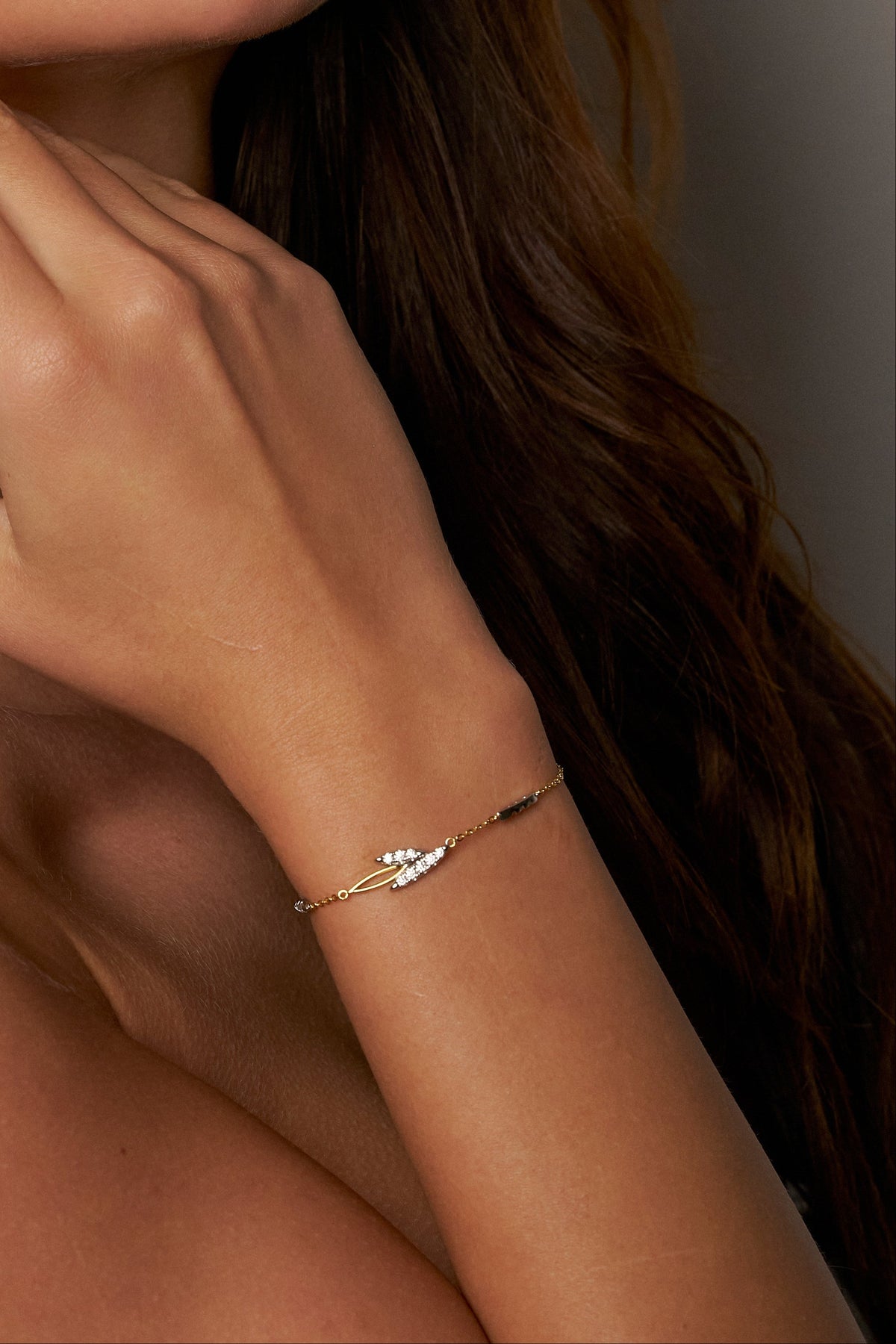 Pulseira Navete de Moissanite com Banho de Ouro Lyra