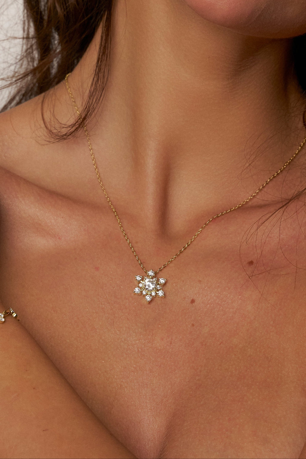 Colar Floco de Neve de Moissanite com Banho de Ouro