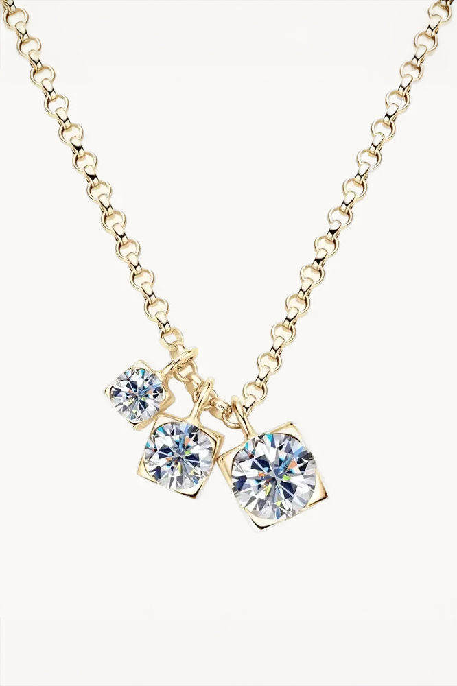 Colar Trilogia de Moissanite com Banho de Ouro Trinity
